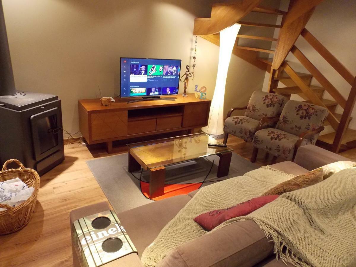 Triplex 3 Suites Em Канела Екстериор снимка